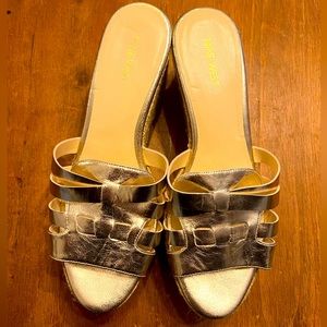 🎉 BRAND NEW gold Nine West espadrilles